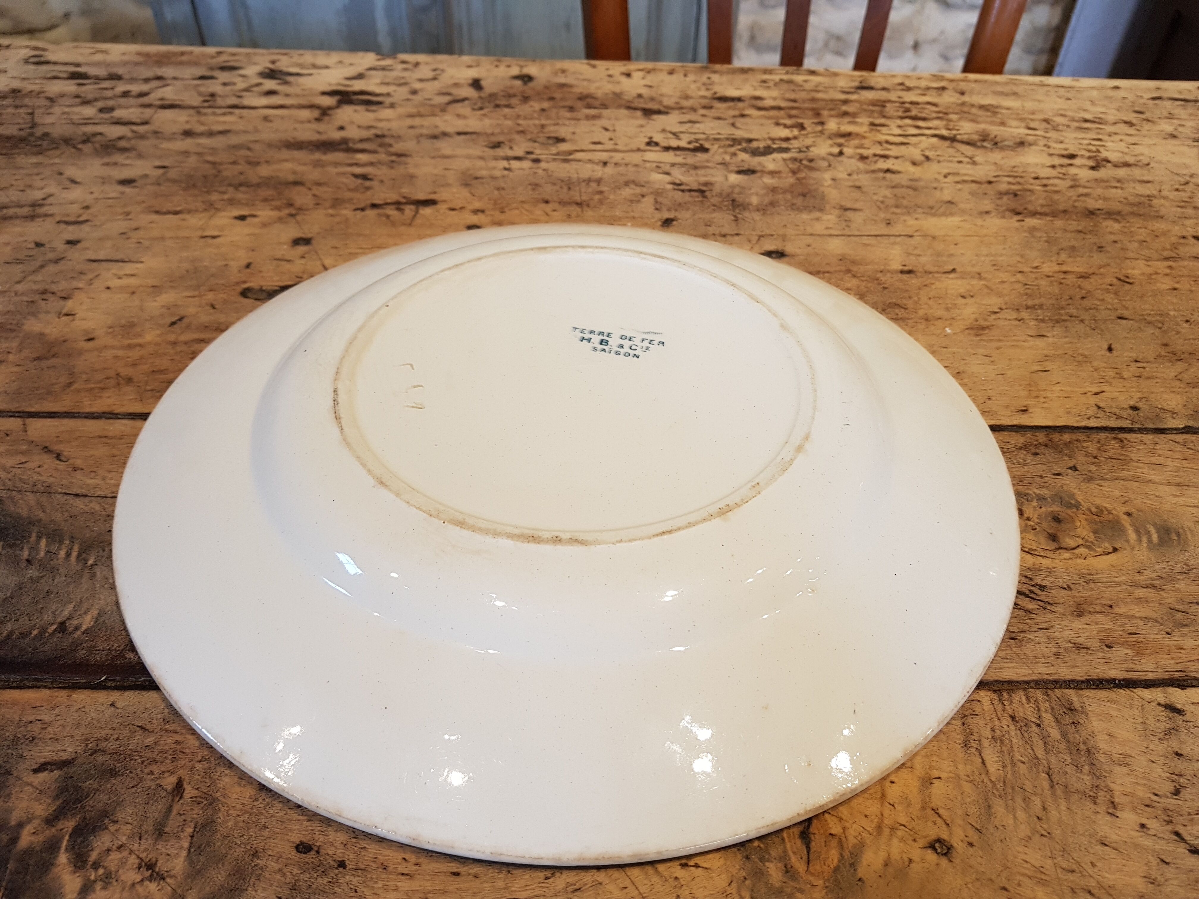 Former serving iron earth plate model Saigon