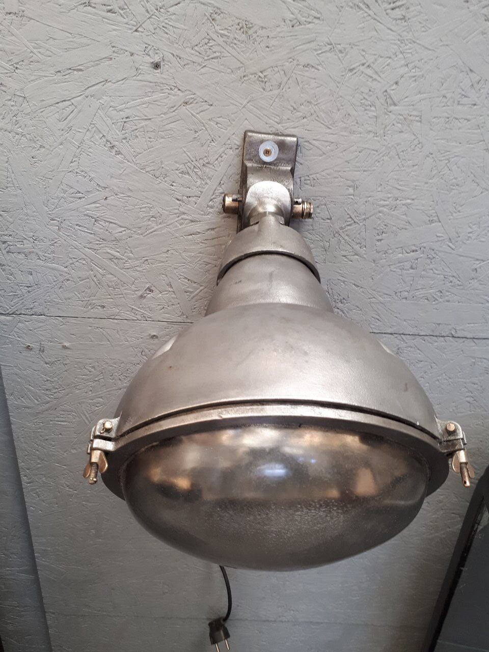 Applied industrial curved glass