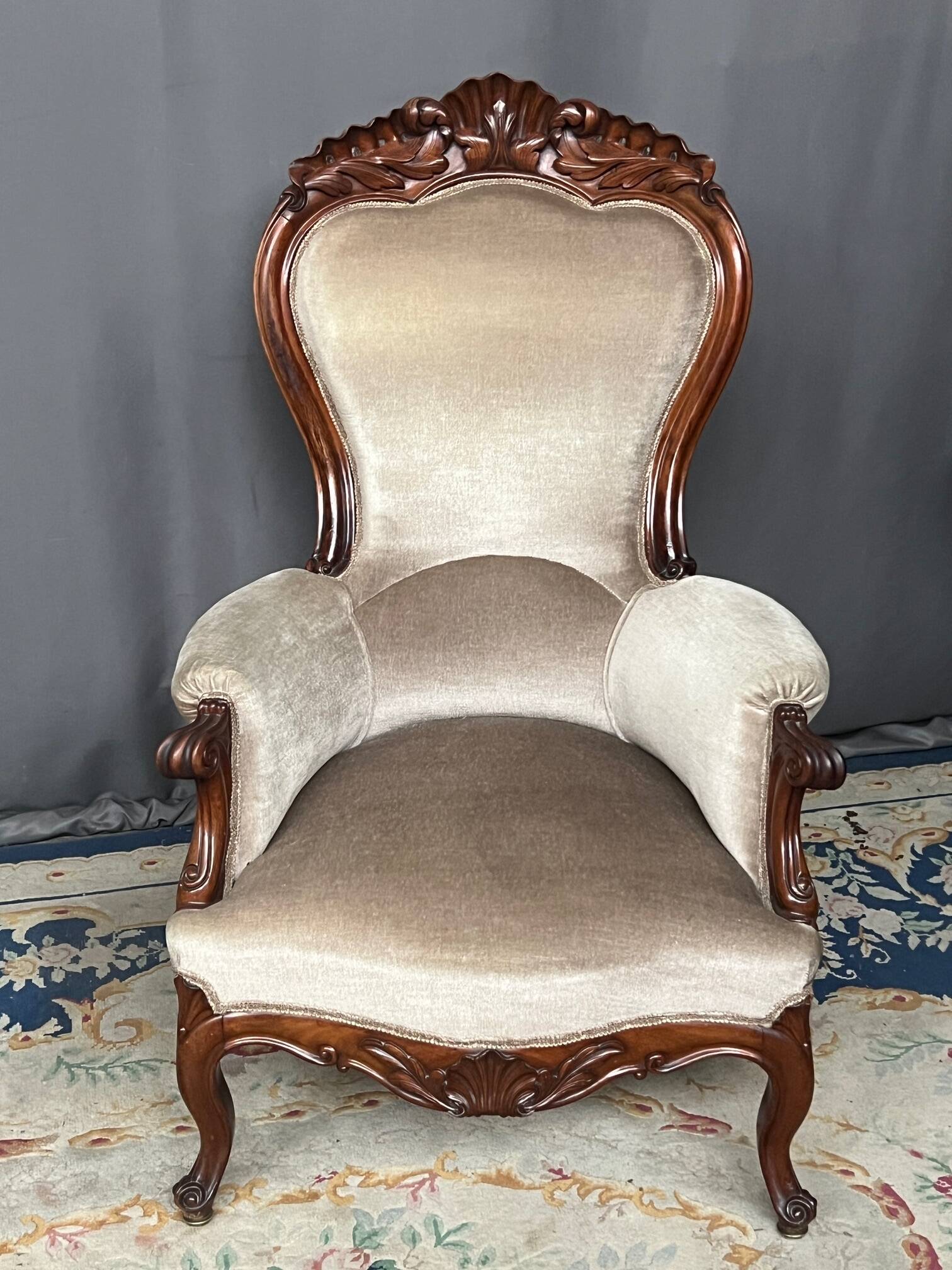Victorian armchair. Mahogany.