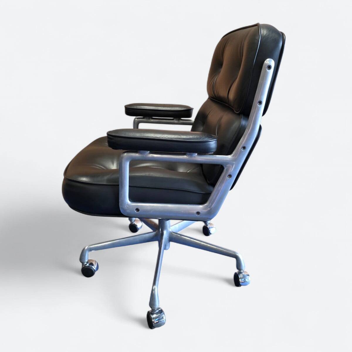 Black Herman Miller Original Eames Time Life Desk Chair