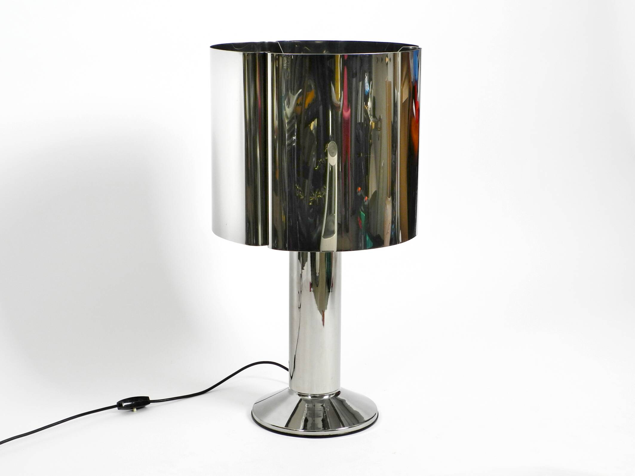 Lampe de table en métal chromé XXL des années 1970 avec abat-jour en métal | Hauteur 75 cm