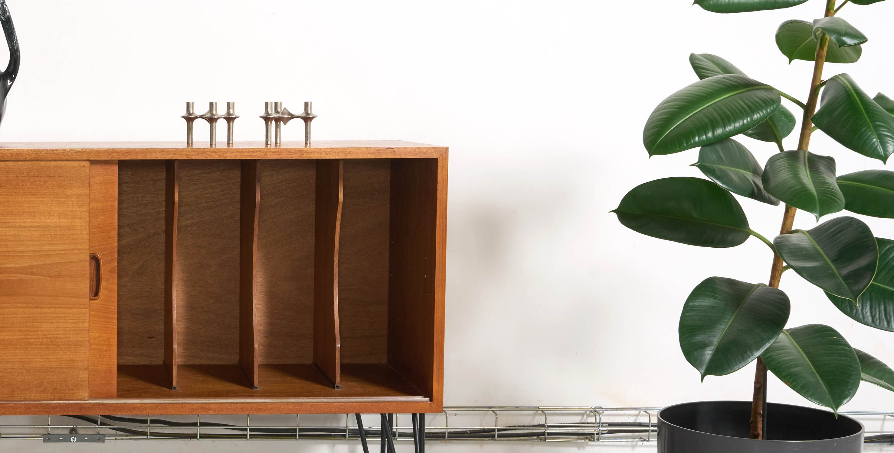 Vintage sideboard, metal feet, 121cm