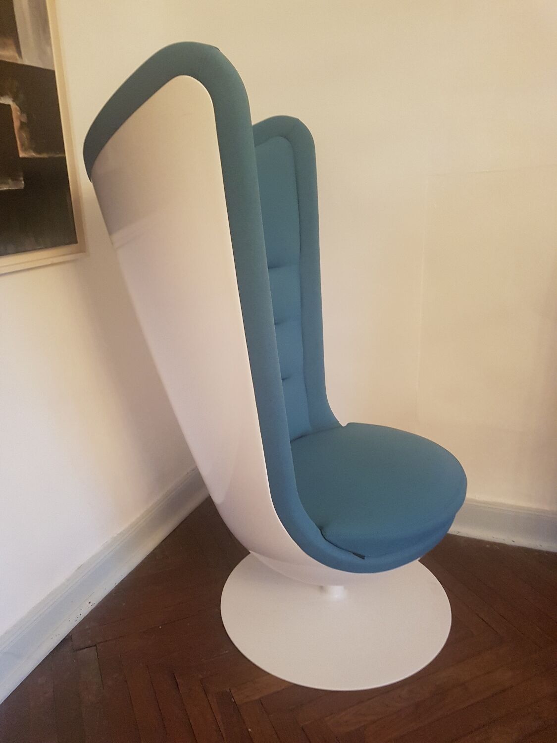 Badminton armchair by Javier Cunado