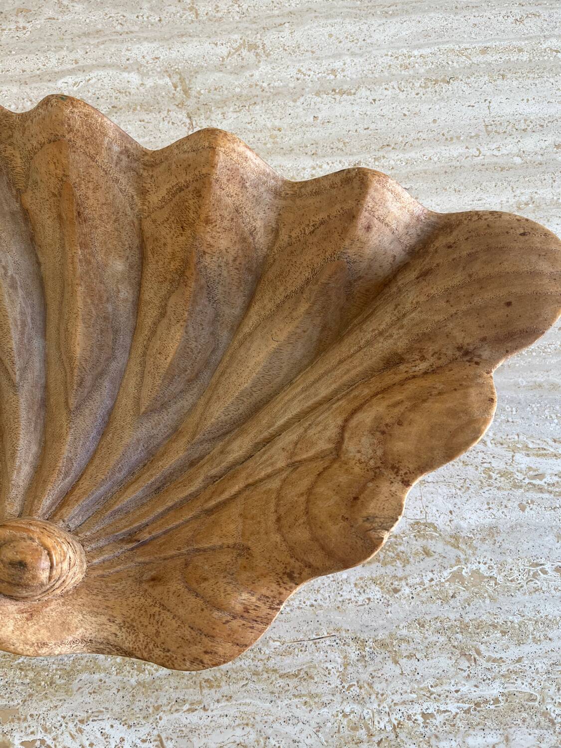 Coupe bénitier ancienne en bois sculpté