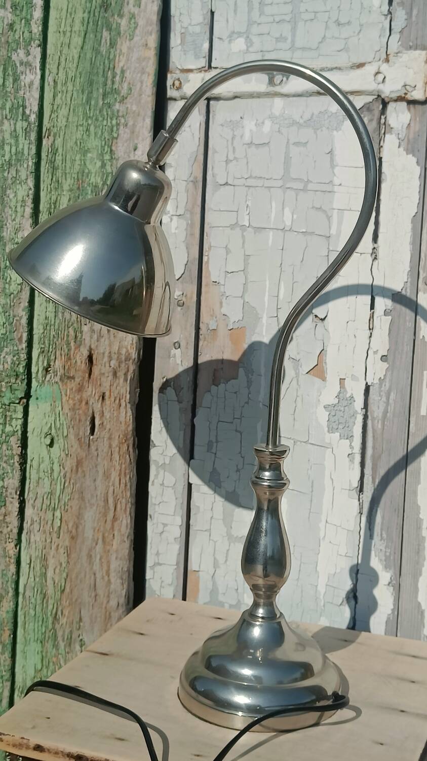 Chrome metal design table lamp – swan neck style