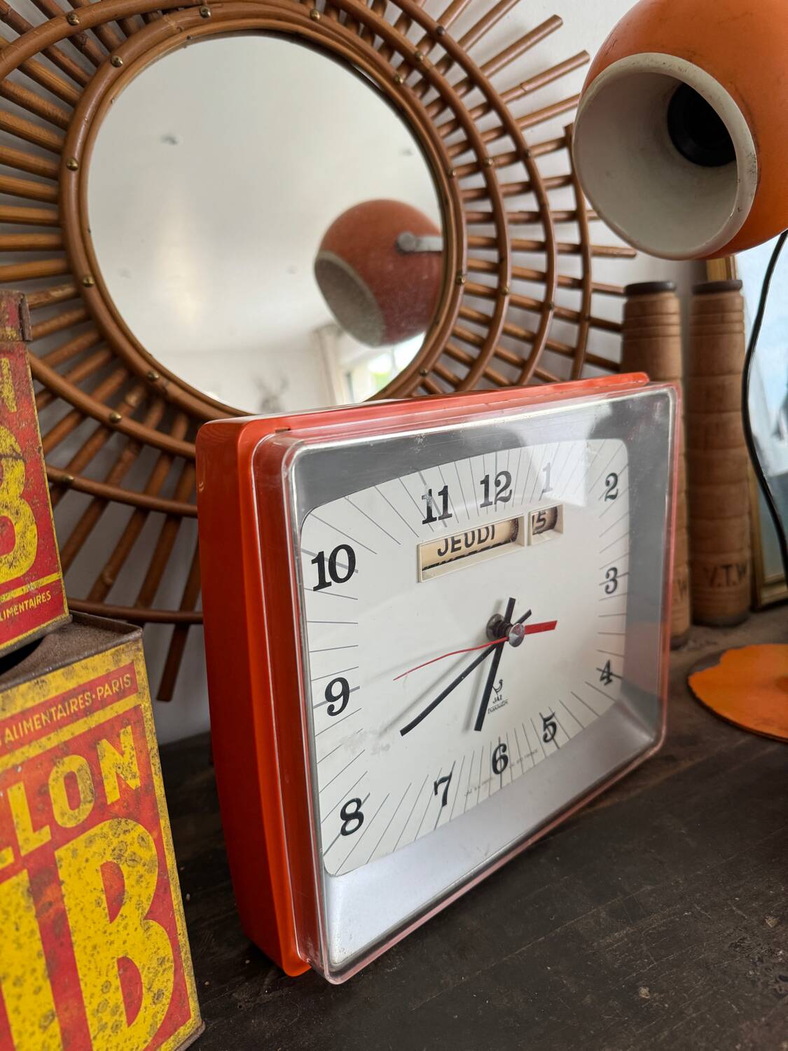 Jaz vintage orange transistor pendulum