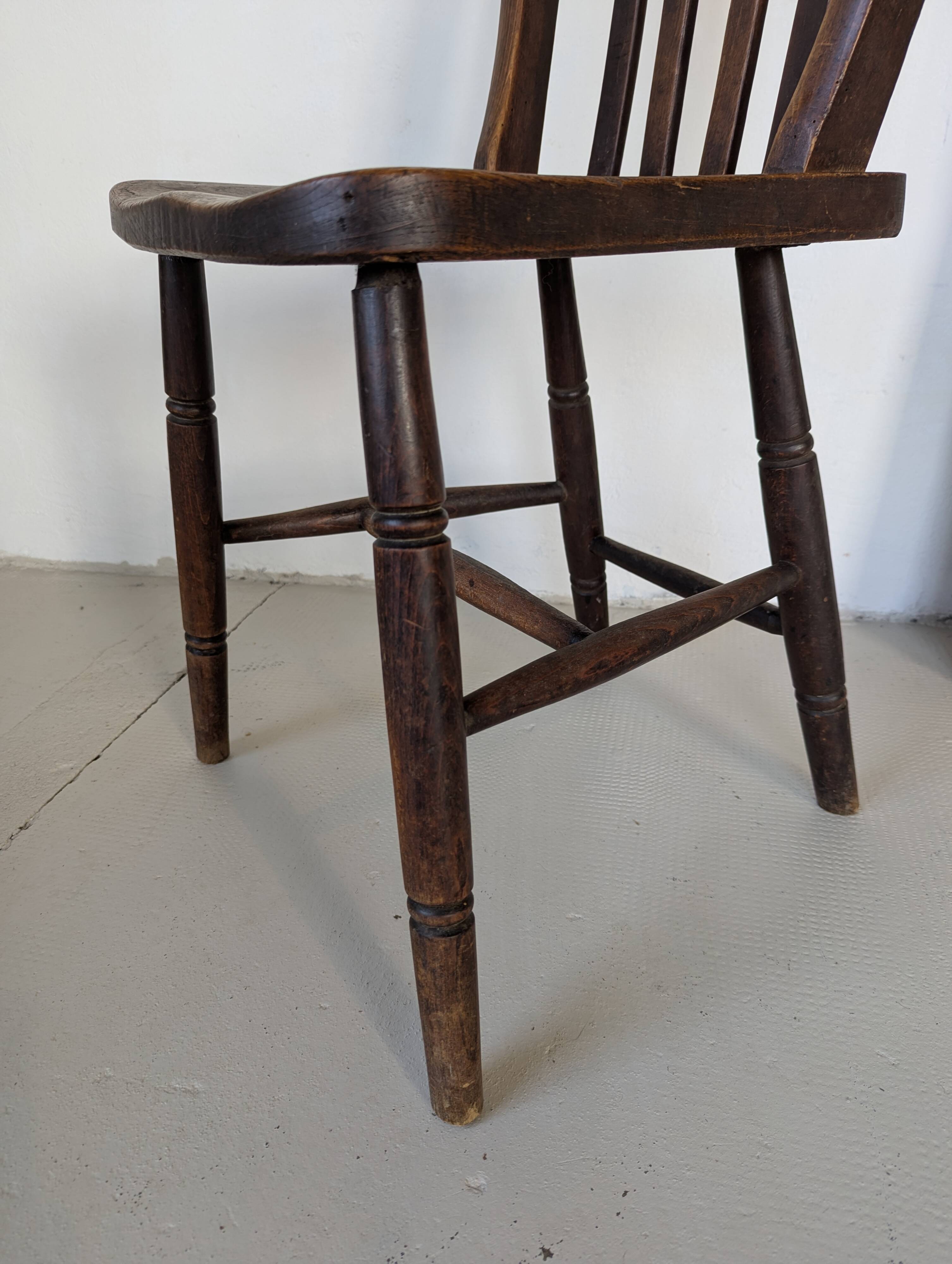 English Windsor chair 1917