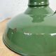 Lampe à suspension industrielle en émail vert, années 1960