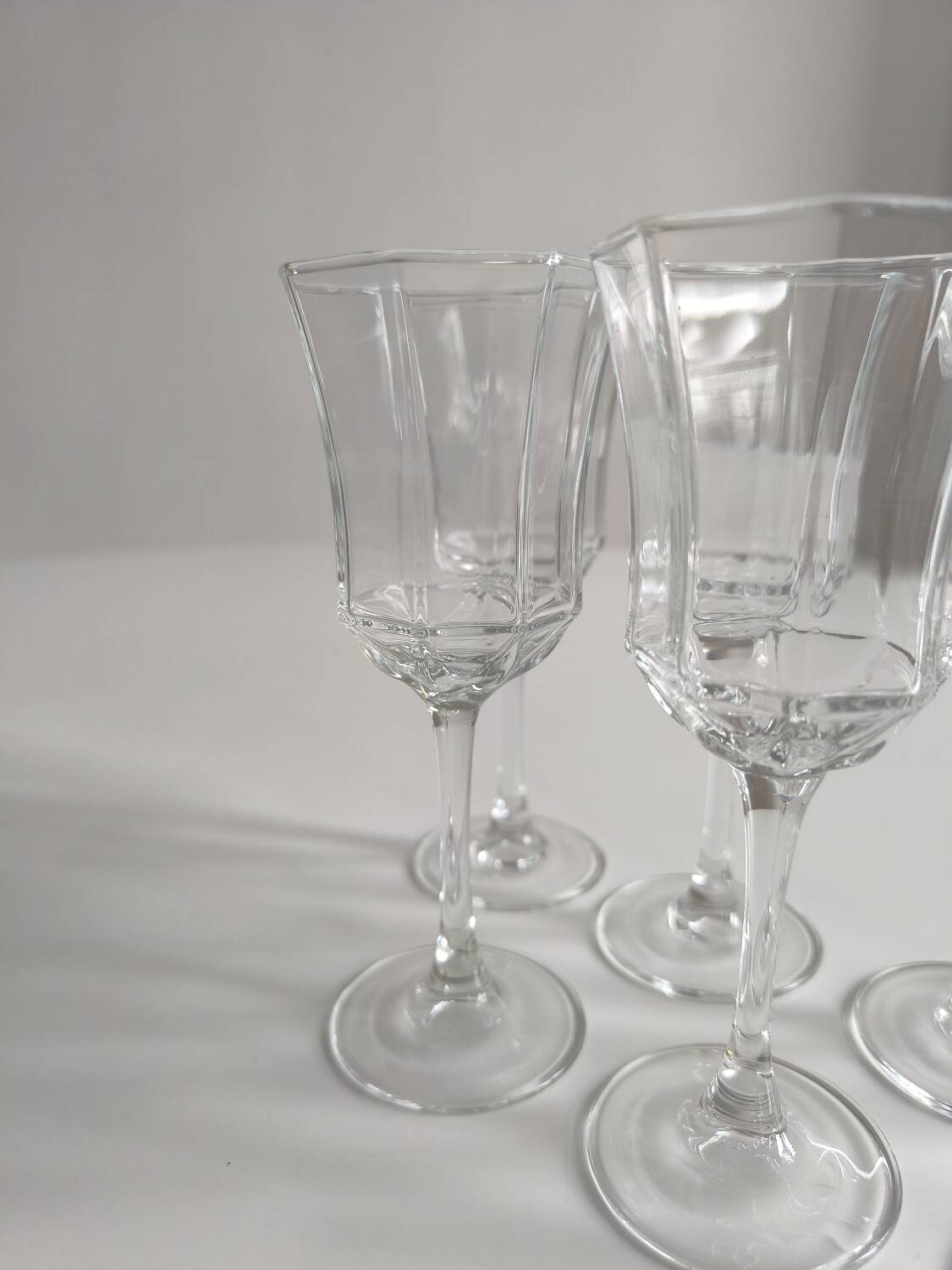 Set of 7 Luminarc stemmed glasses