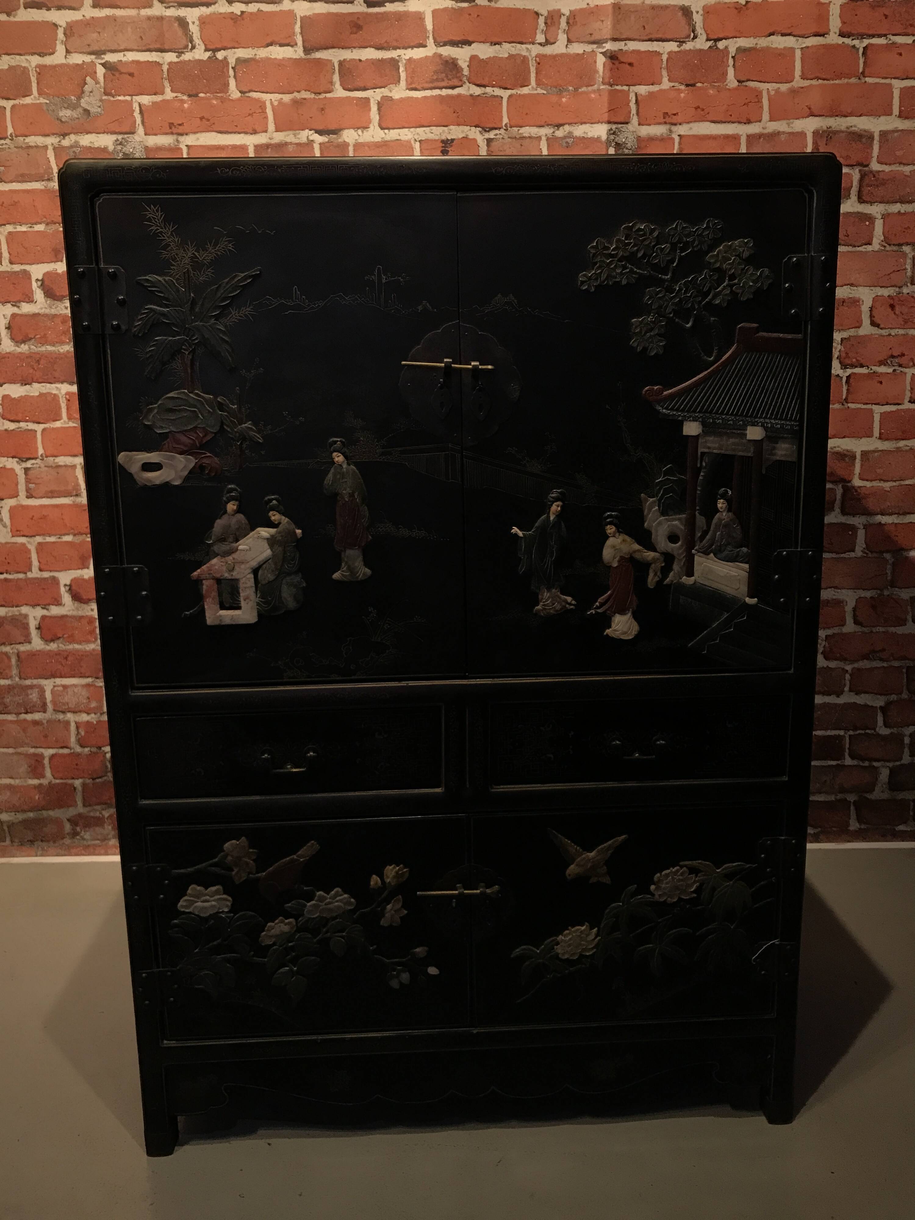 Wardrobe with Asian style patterns