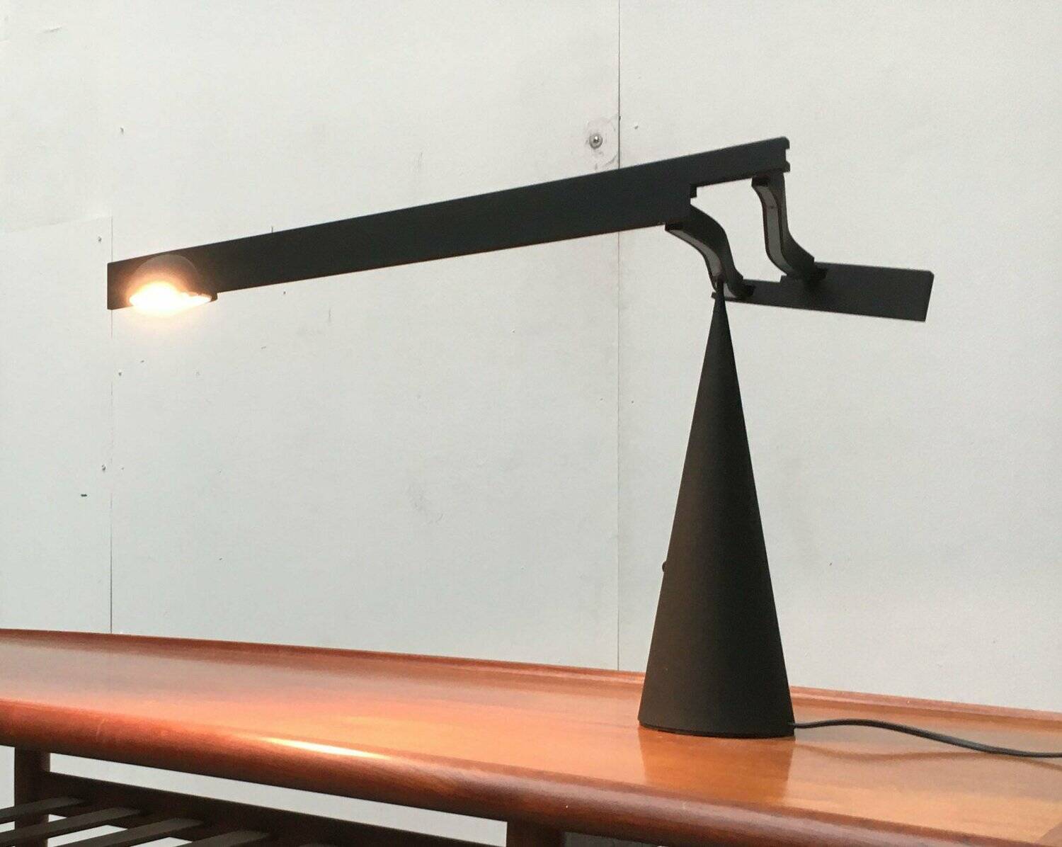 Postmodern Italian table lamp model Tabla by Mario Barbaglia and Marco Colombo for Italiana Luce, 1980s.