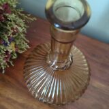 Vase italien en verre ambré pressé