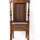 Ensemble de six chaises de salle à manger en chêne et rembourrées de tissu rayé, années 1920