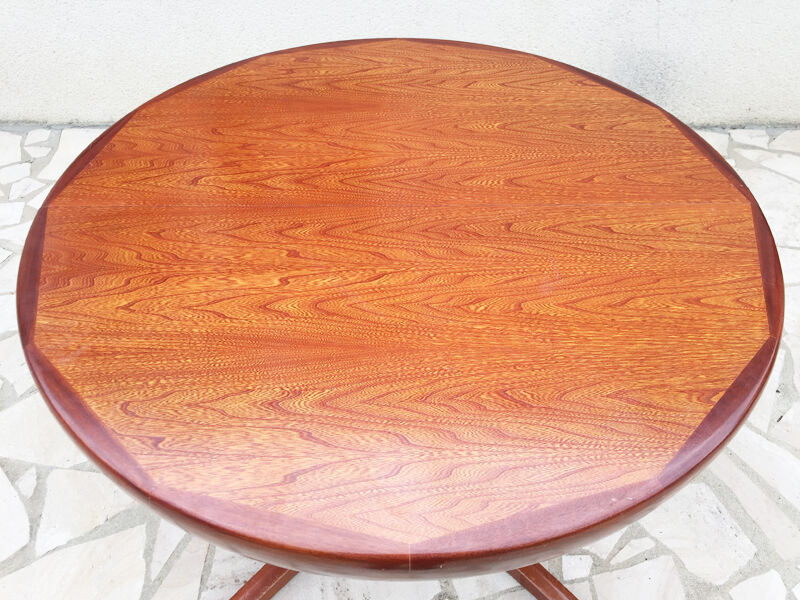 Table ronde scandinave 4 personne 1960