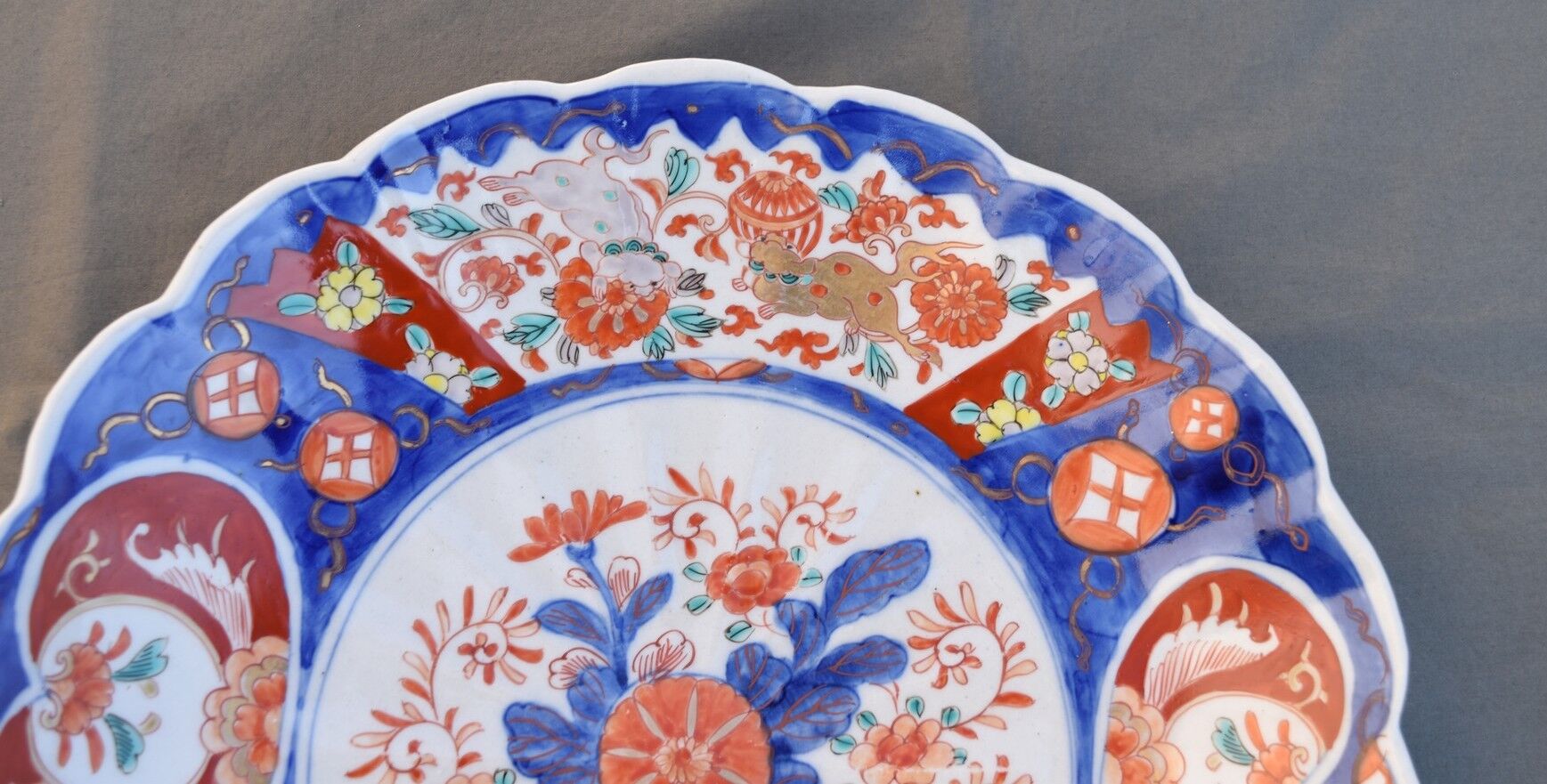 Porcelain dish of Japan Imari diameter 36 cm