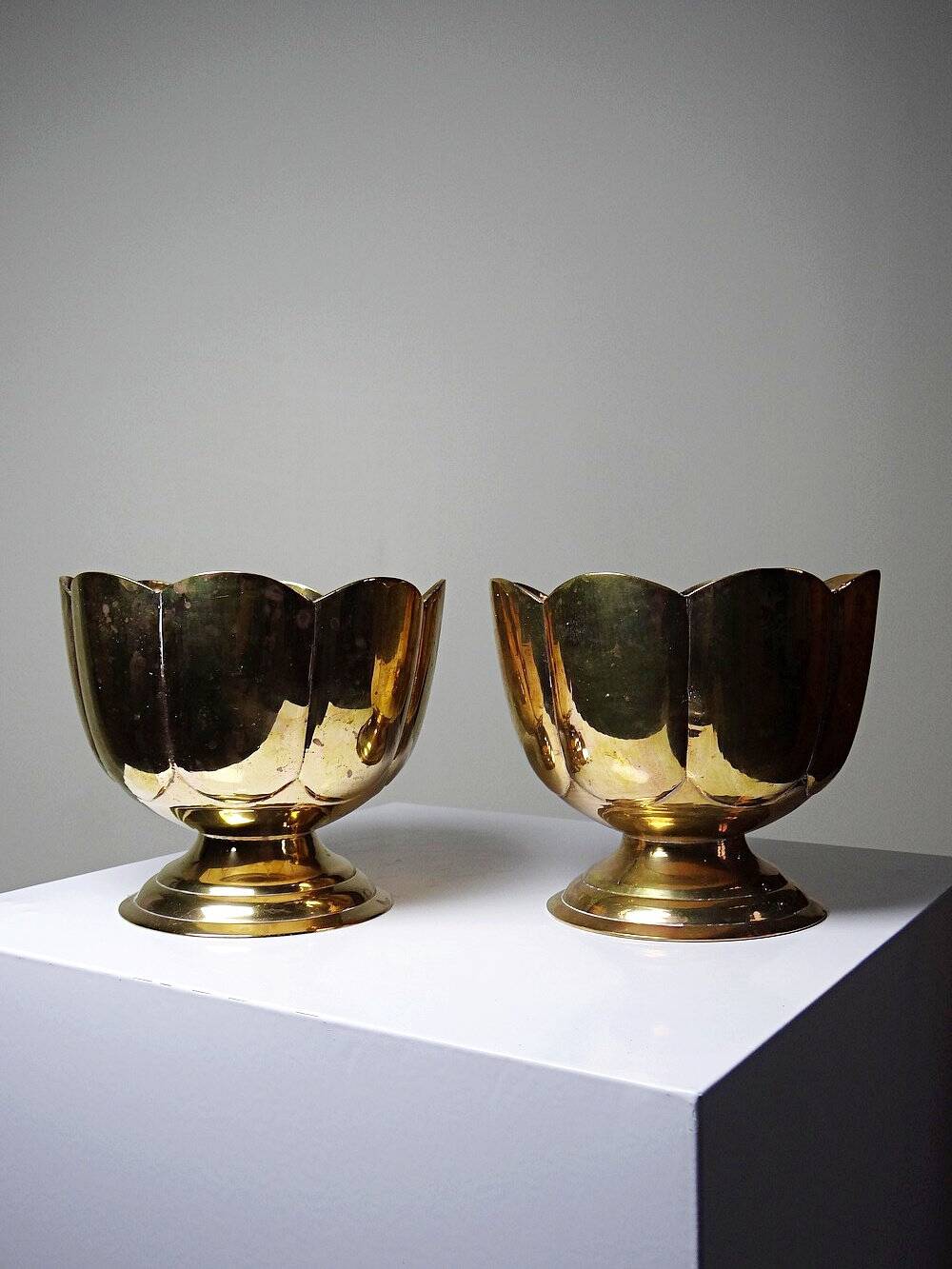 Duo de petits caches-pots en cuivre doré vintages