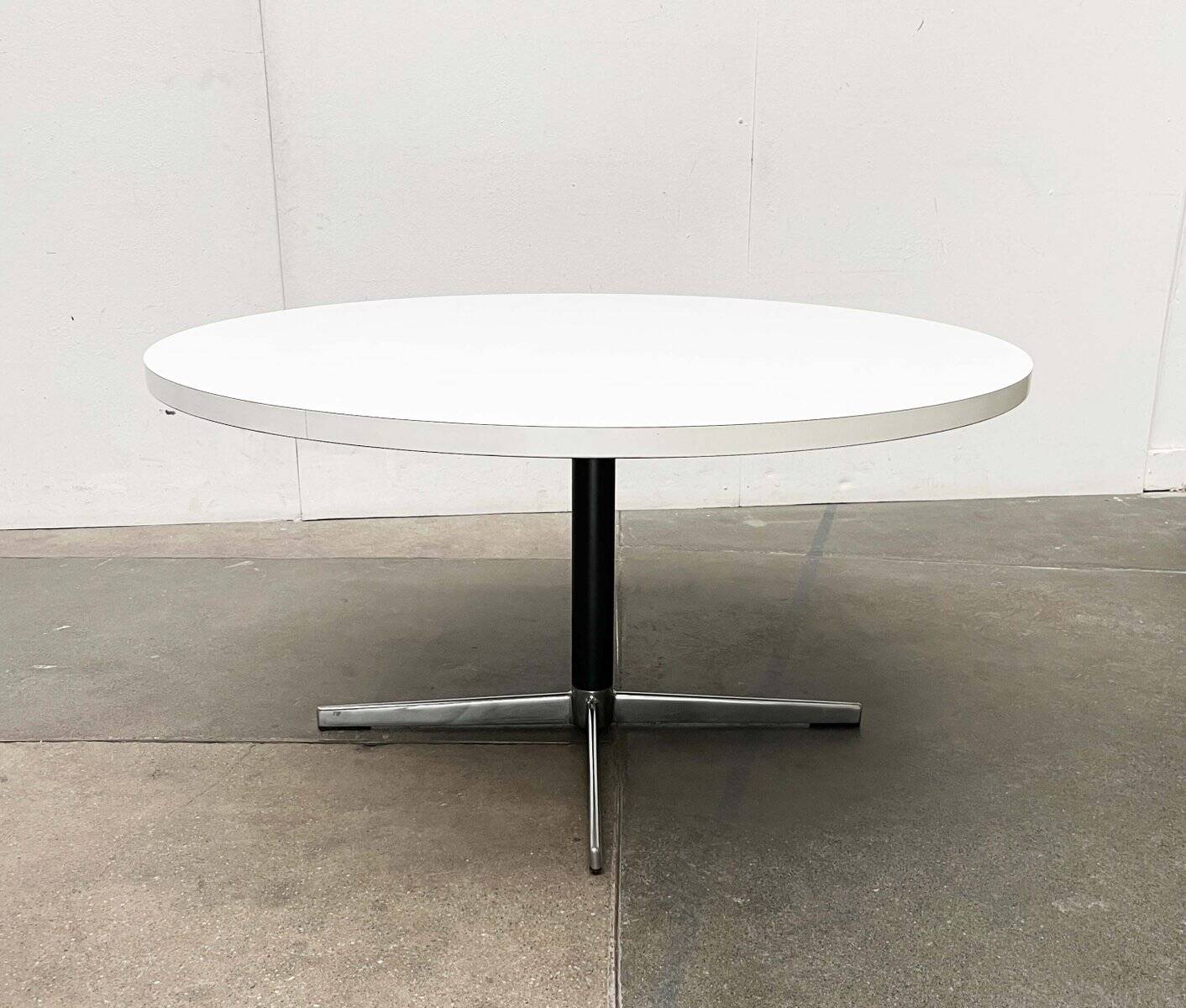 Mid-century modern minimalist space coffee table from Wiener Werkstätte, 1960s.