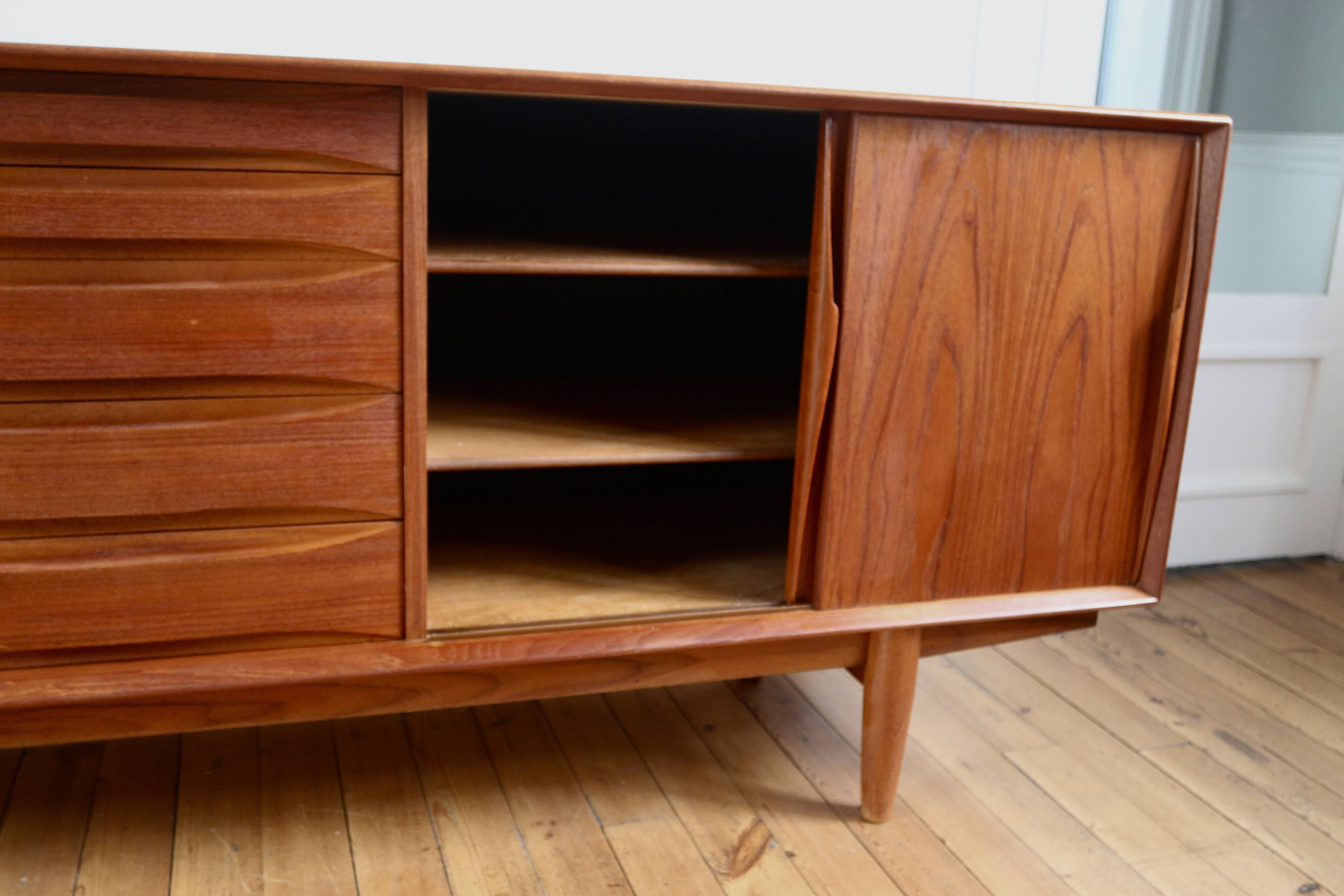Enfilade scandinave vintage en teck Arne Vodder, 1960