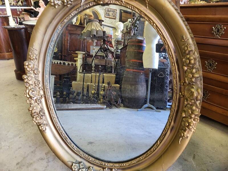 Oval gilt medallion mirror no. 54