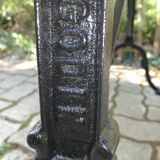 Bistro table in white marble and cast iron 1900