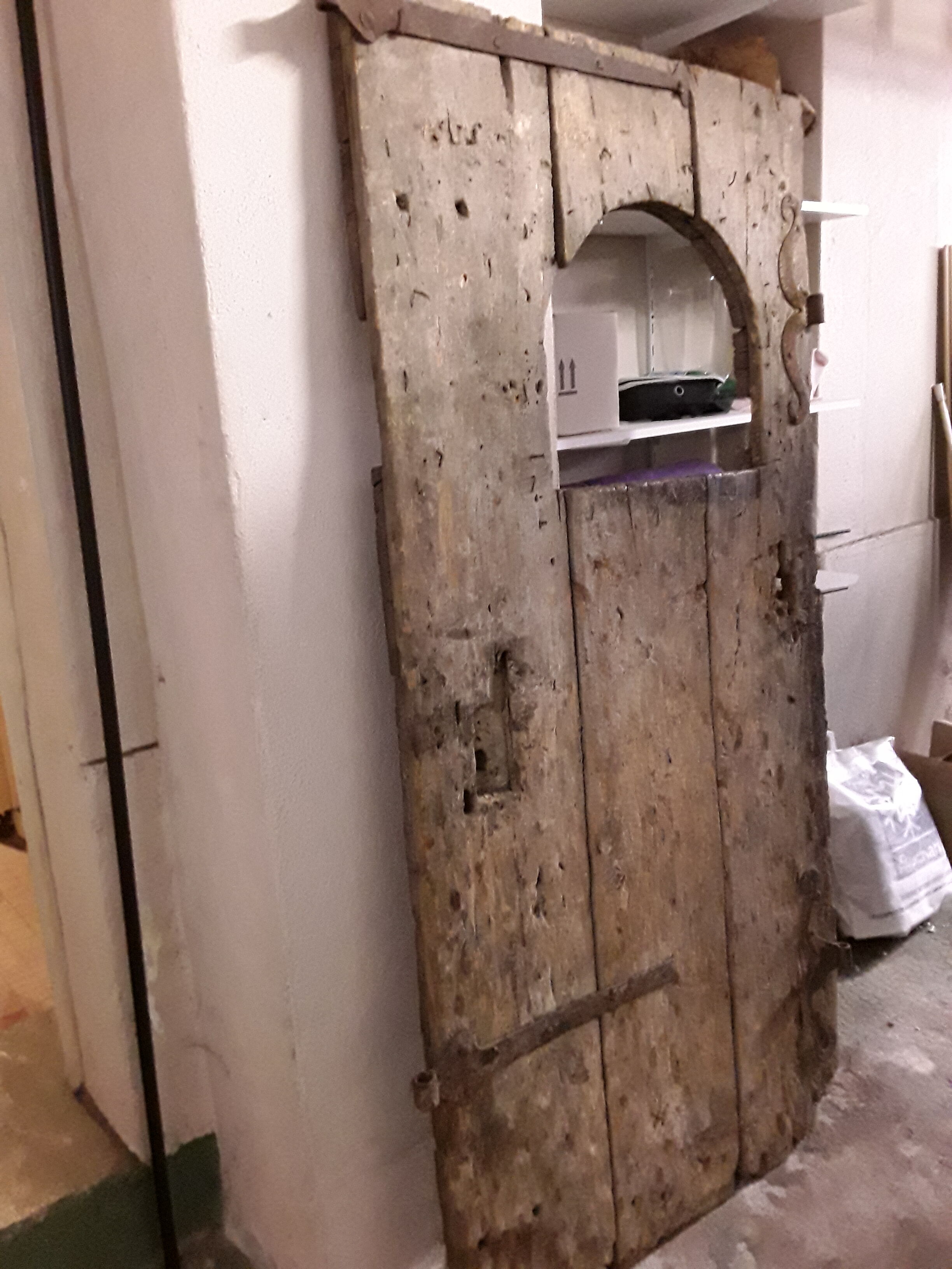 Porte en bois ancienne, 17e siècle