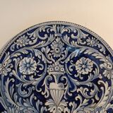 Decorative plate in white blue decoration