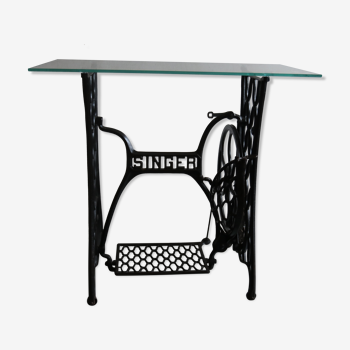 Tempered glass tray console on sewing machine stand