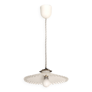 suspension opaline dentelée