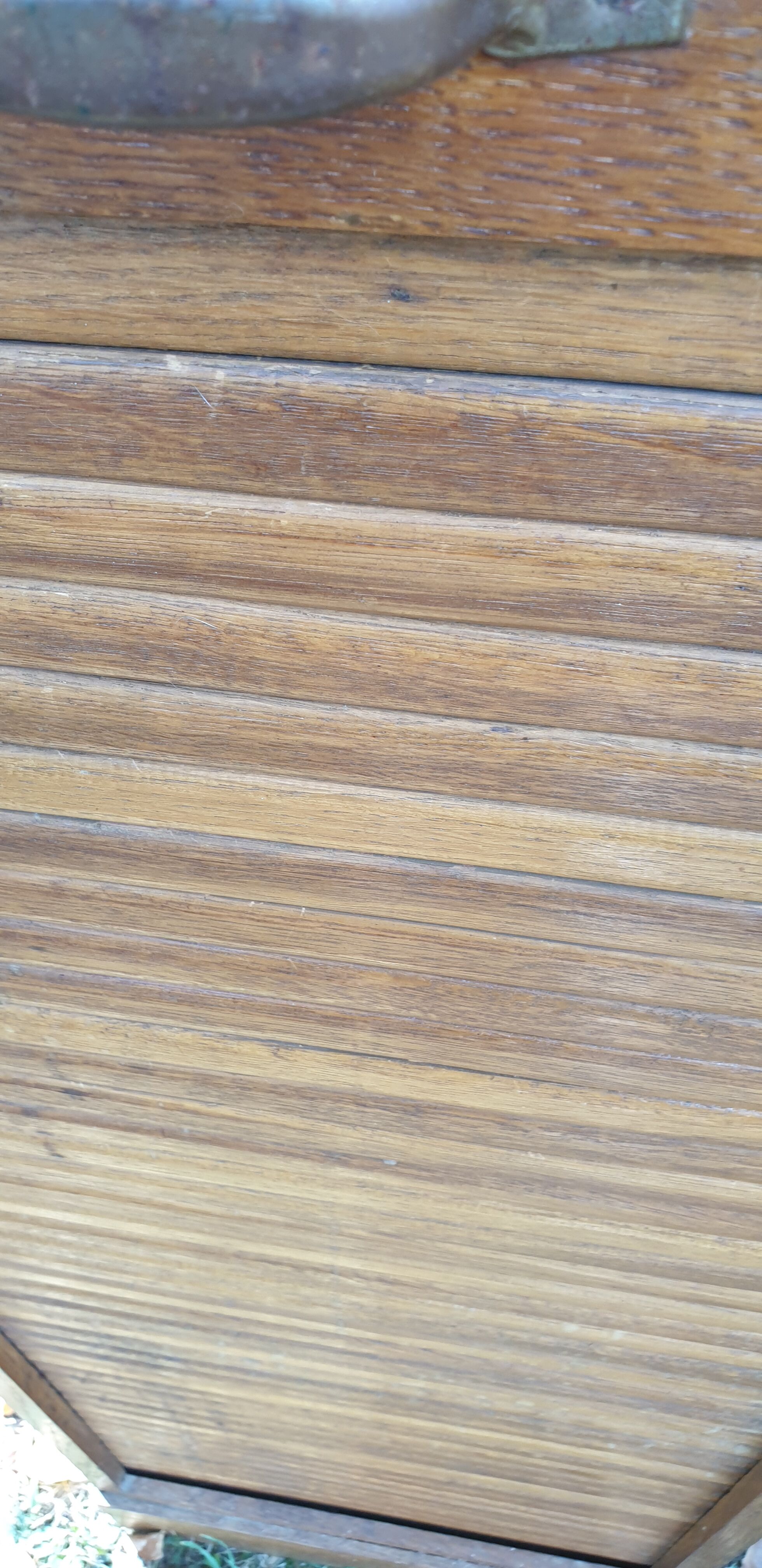 Administrative furniture column