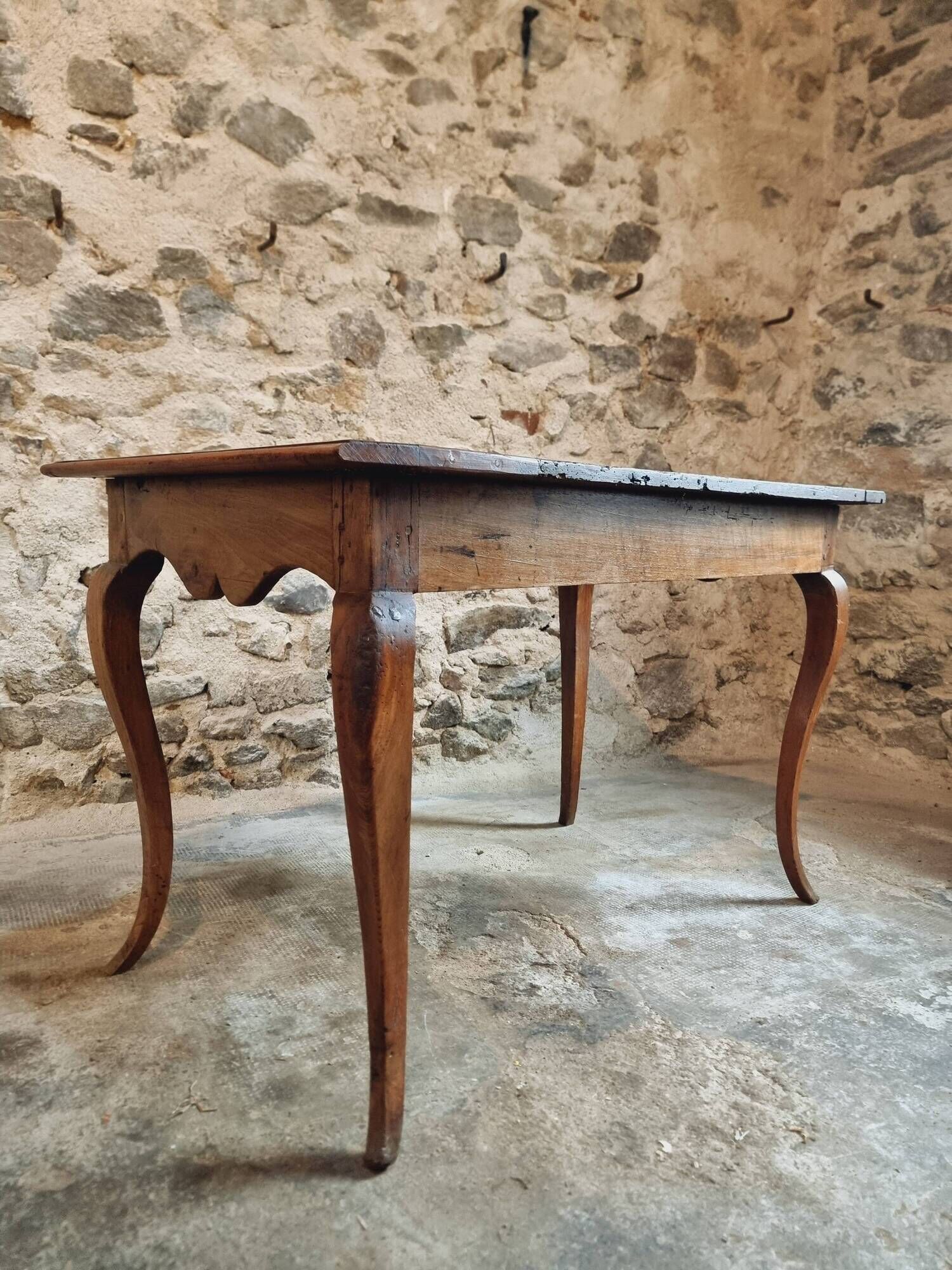 Louis XV provincial desk – 18th century – Walnut & Elm – 116 x 63 cm