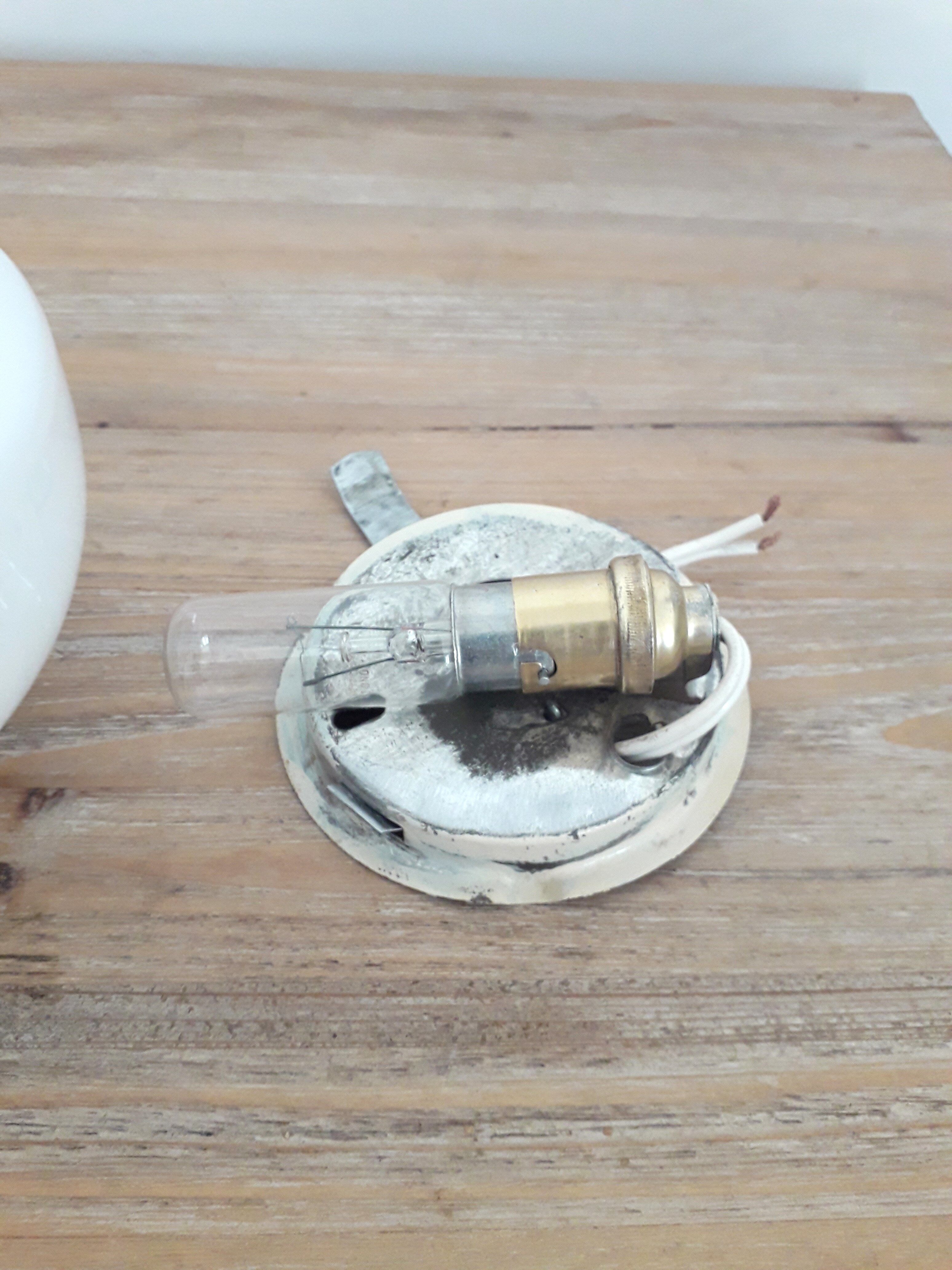 Vintage ceiling lamp / wall lamp - White opaline globe - 70s