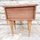 Table de chevet en bois vernis en placage