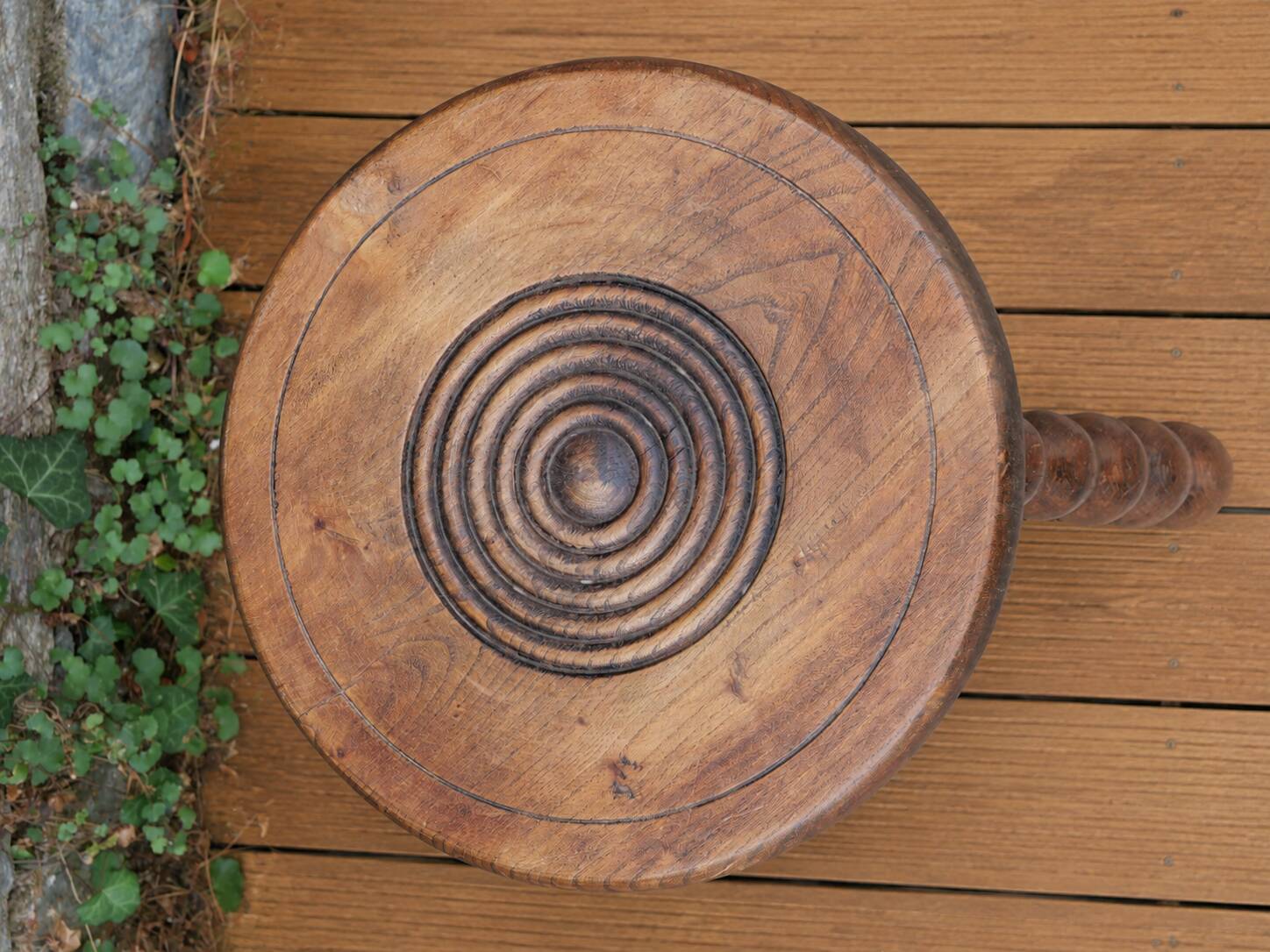 Tabouret tripode en bois, pieds en bois tourné