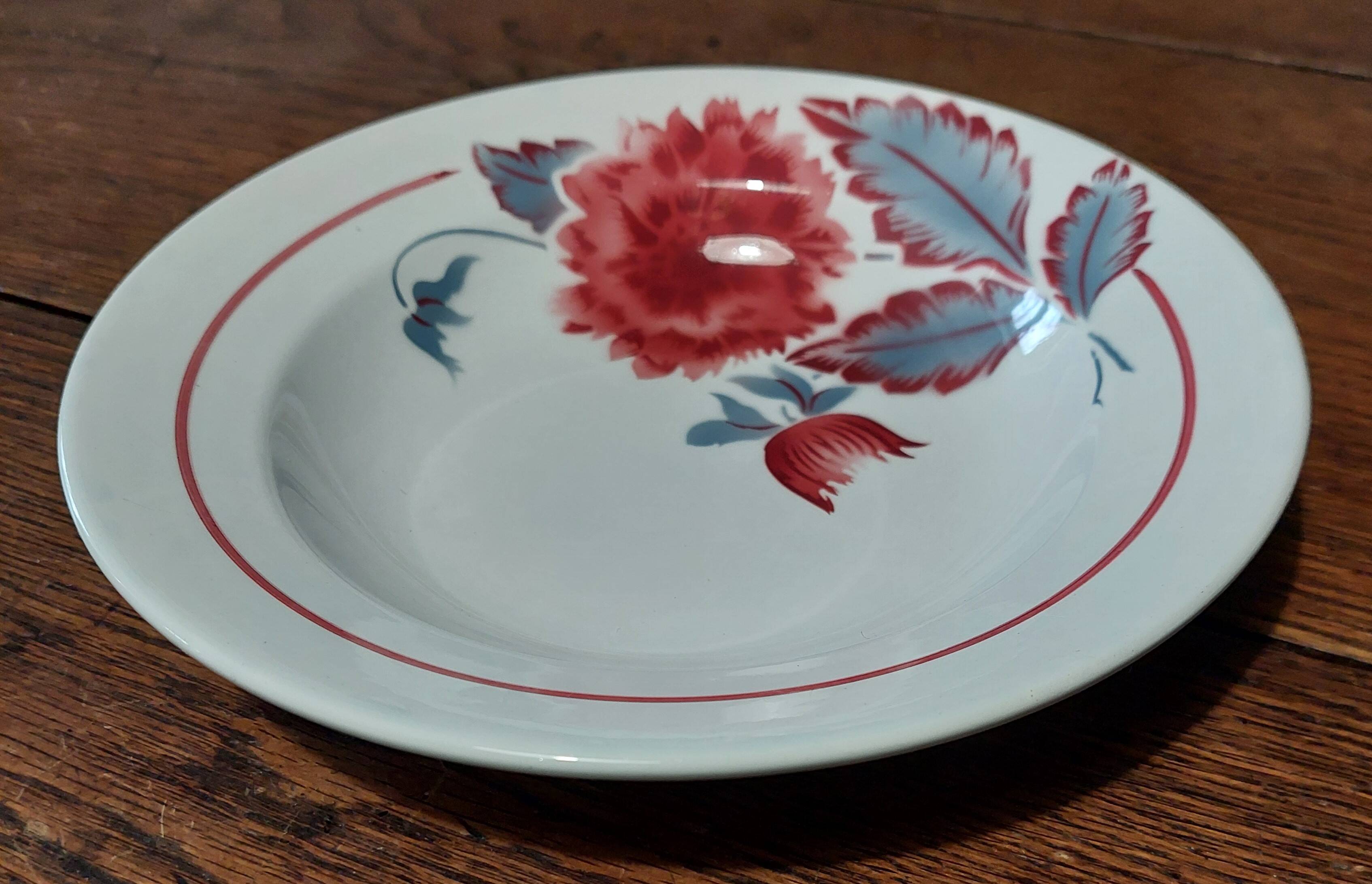 Pair of deep plates Sarreguemines Cuivror 20th century
