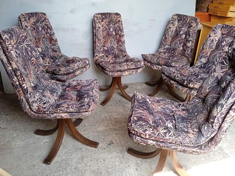 Série de 6 chaises ergonomiques et tournantes scandinave vers 1975