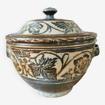 Sandstone tureen