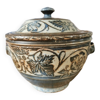 Sandstone tureen