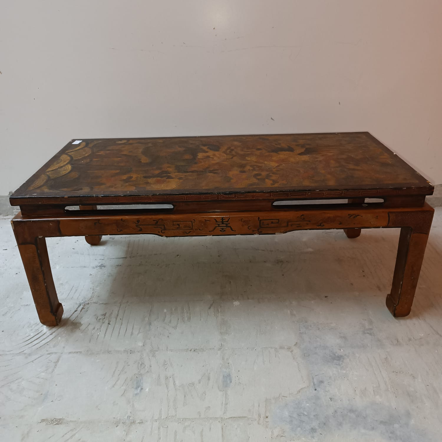 Coffee table antique asian year 1930
