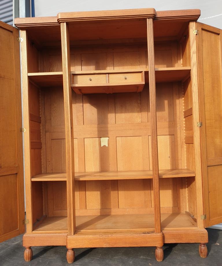 Library cabinet Art Deco columns with godrons