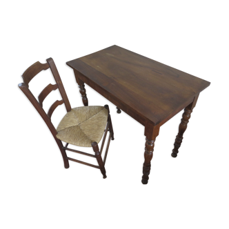 Bureau avec sa chaise paillée