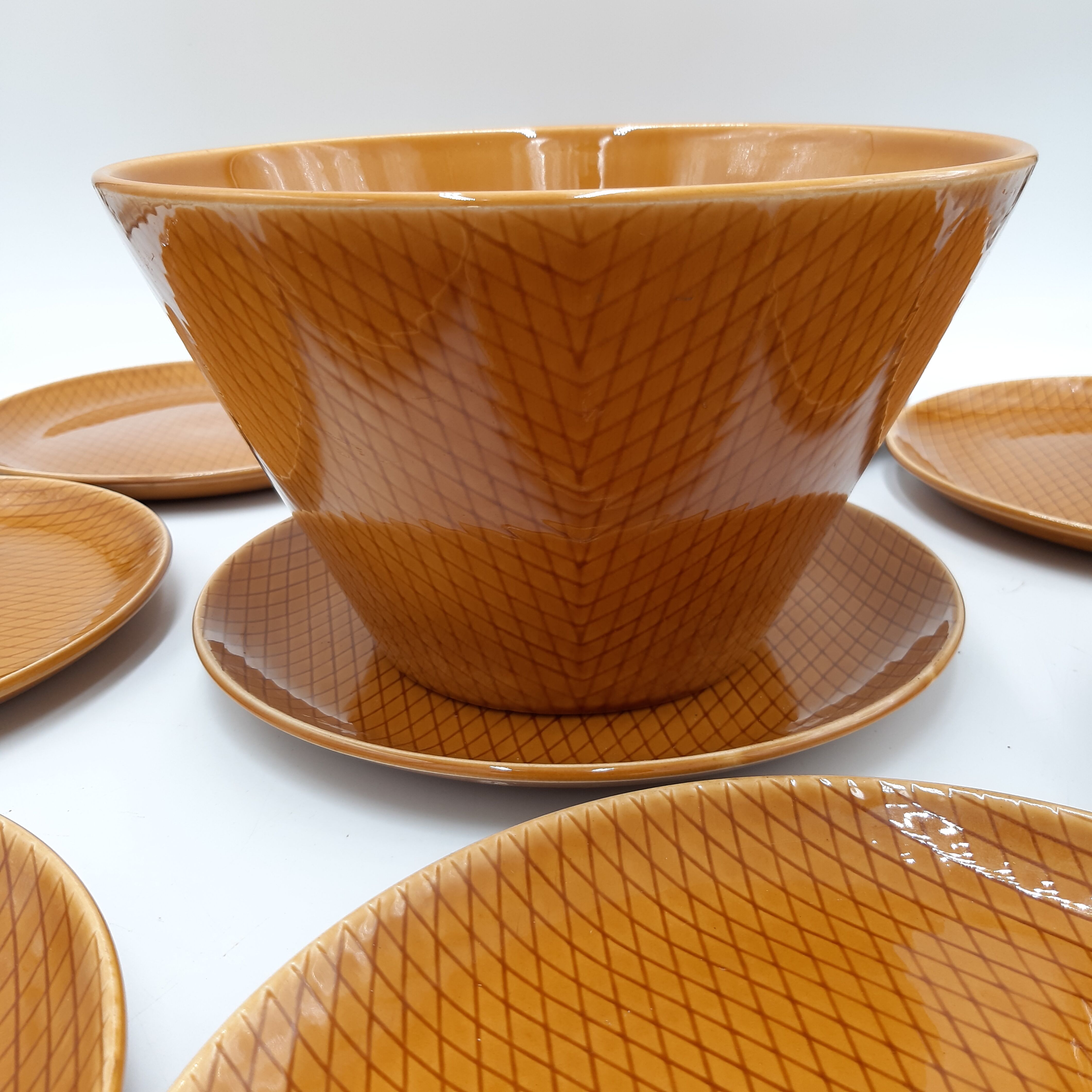Service esterel 8 ceramic plates salins graphic honey color