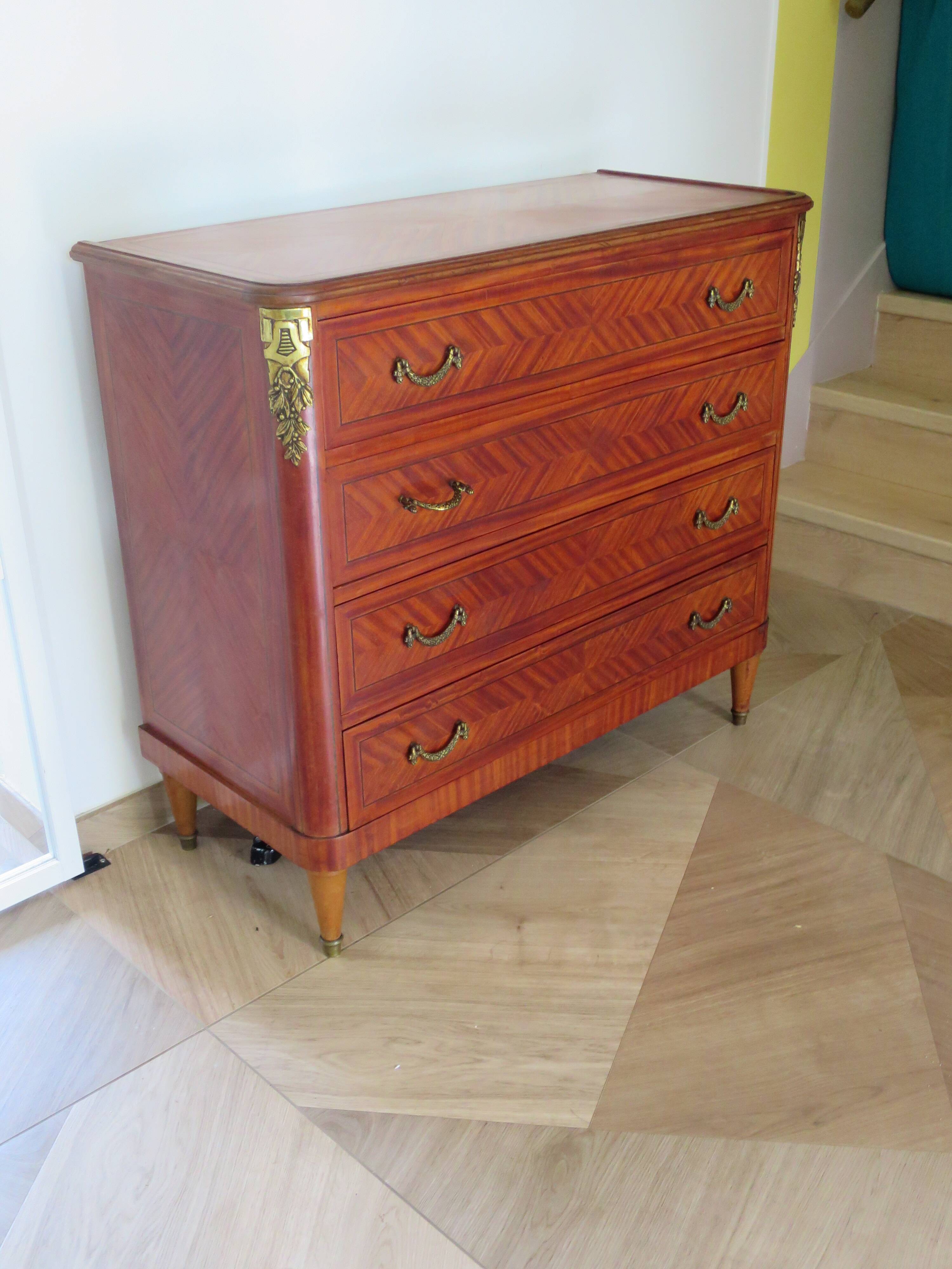 Louis XVI chest of drawers - Bronze - Butterfly wood veneer marquetry - 1930