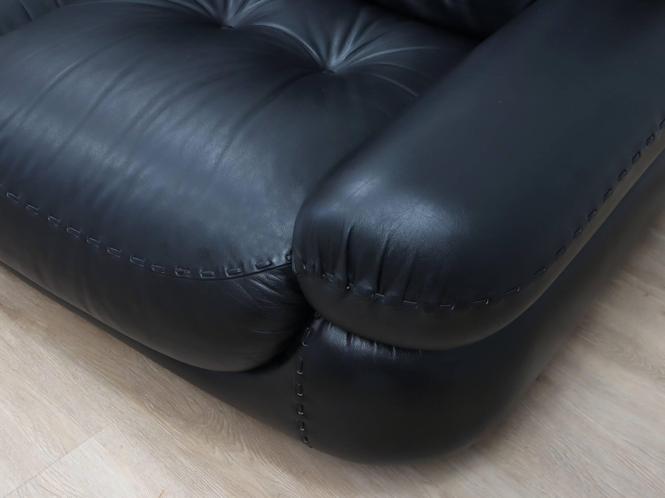 3-Seater black leather Sapporo sofa by Mobil Girgi 1970s