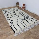 Handmade Moroccan Berber rug 275 x 144 cm