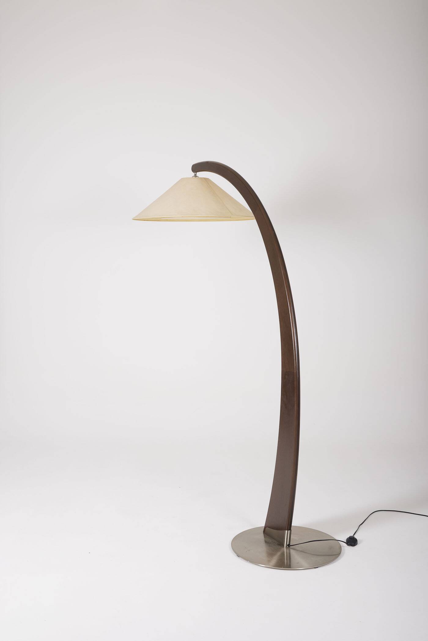 Natuzzi Salotti wooden floor lamp