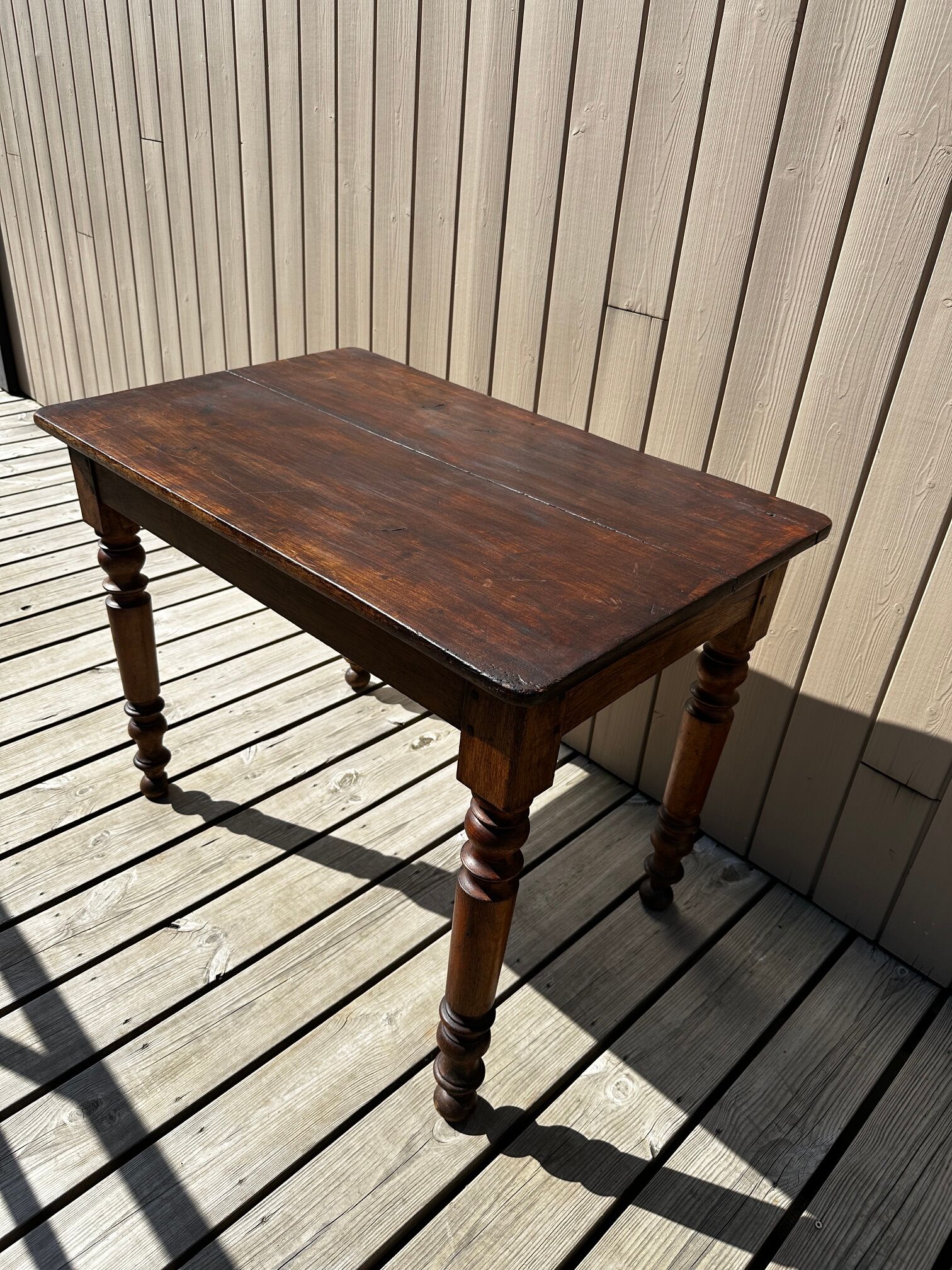 Bistro table in walnut