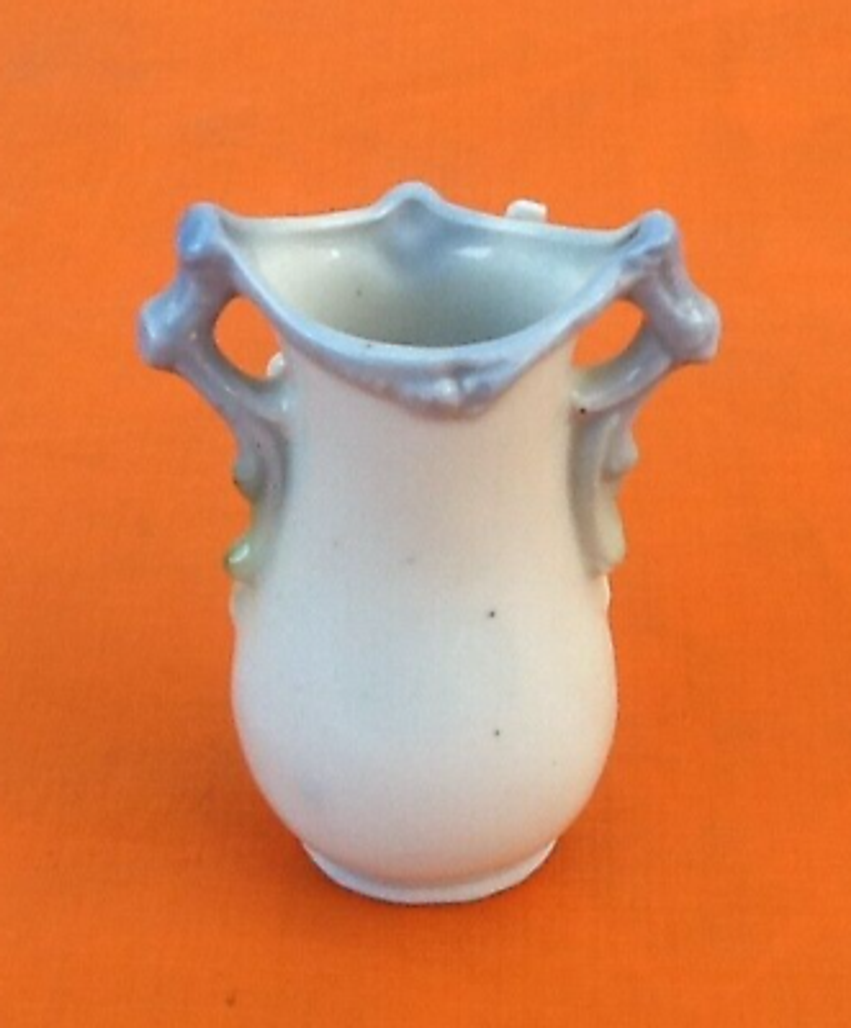 Vase   céramique à décor floral