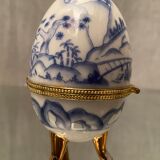 Porcelain egg box with Japan decoration gilded metal frame