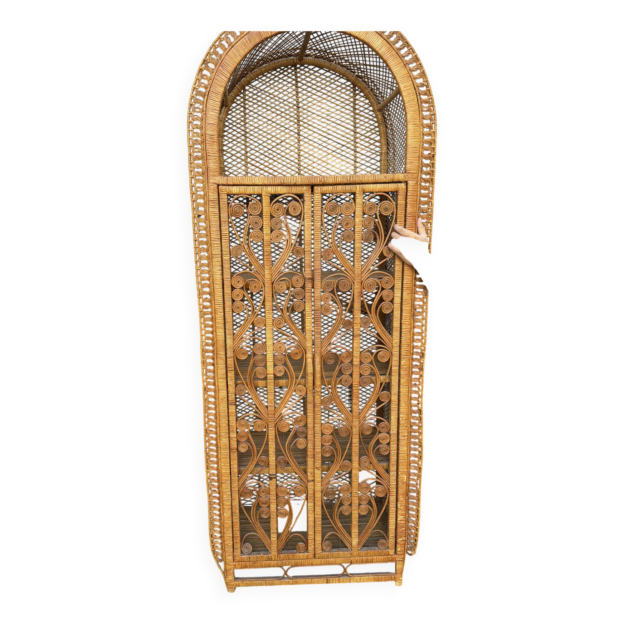 Rare armoire en osier