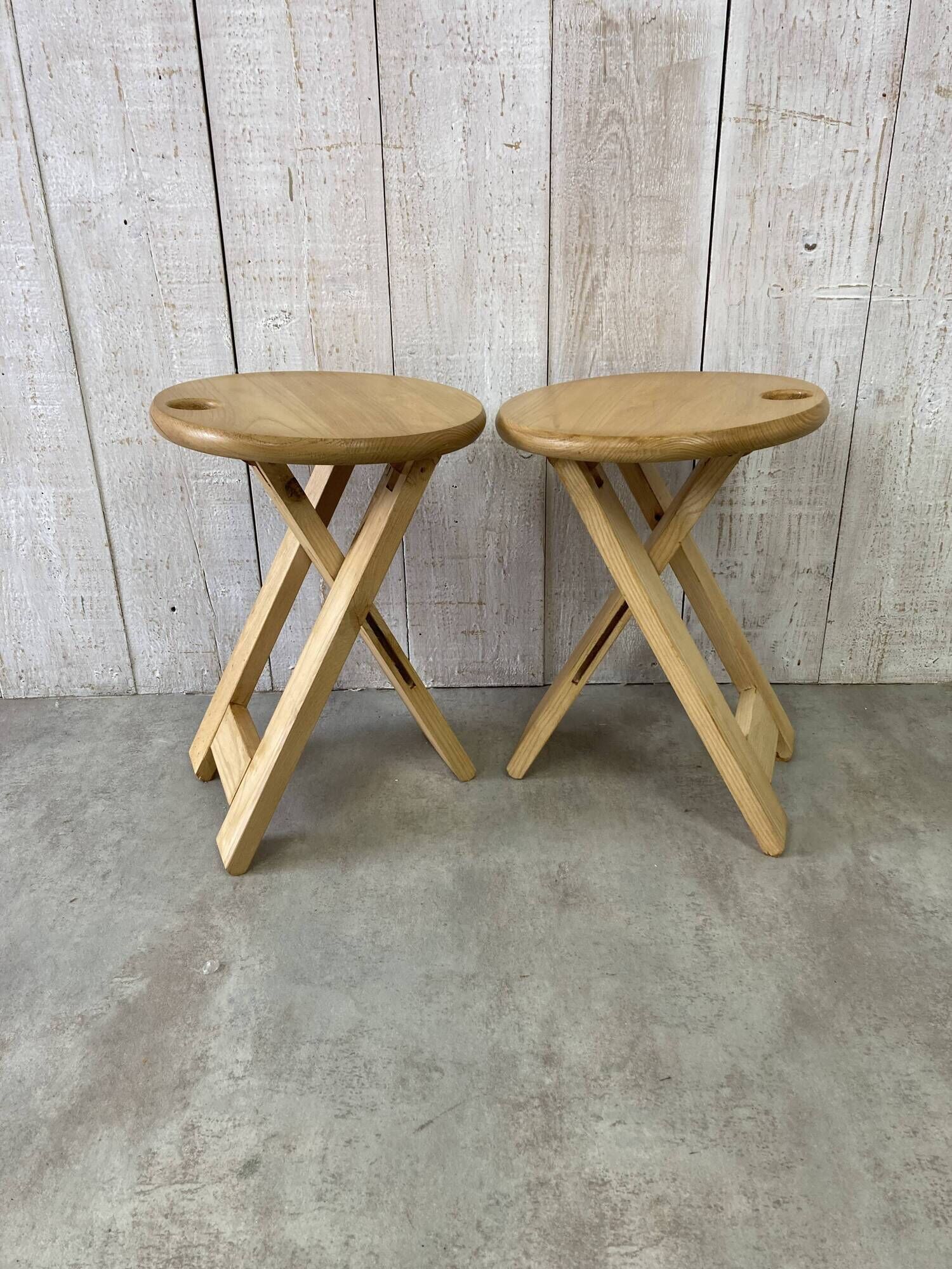 Paire de tabourets pliables